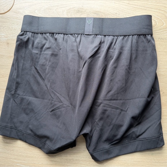 lululemon athletica Men's Soft Stretch Active Boxer Brief 3” - Picture 4 of 5